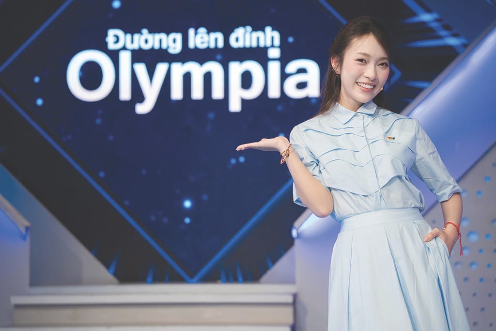The Girl Who Went Viral Speaking Seven Languages Is Now Vietnam's National MC